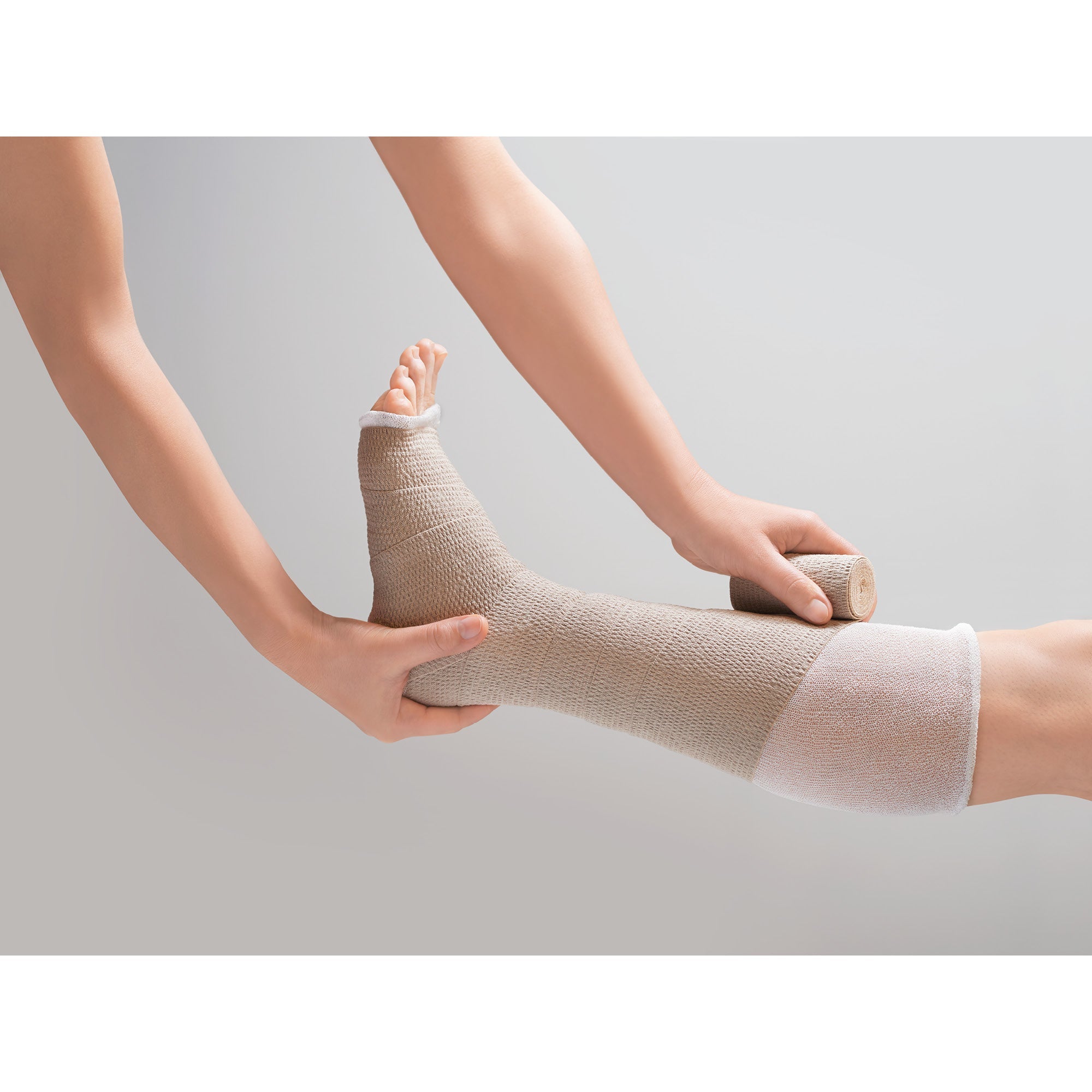 L&R Dauerbinde® K Long Stretch Bandage, In Use