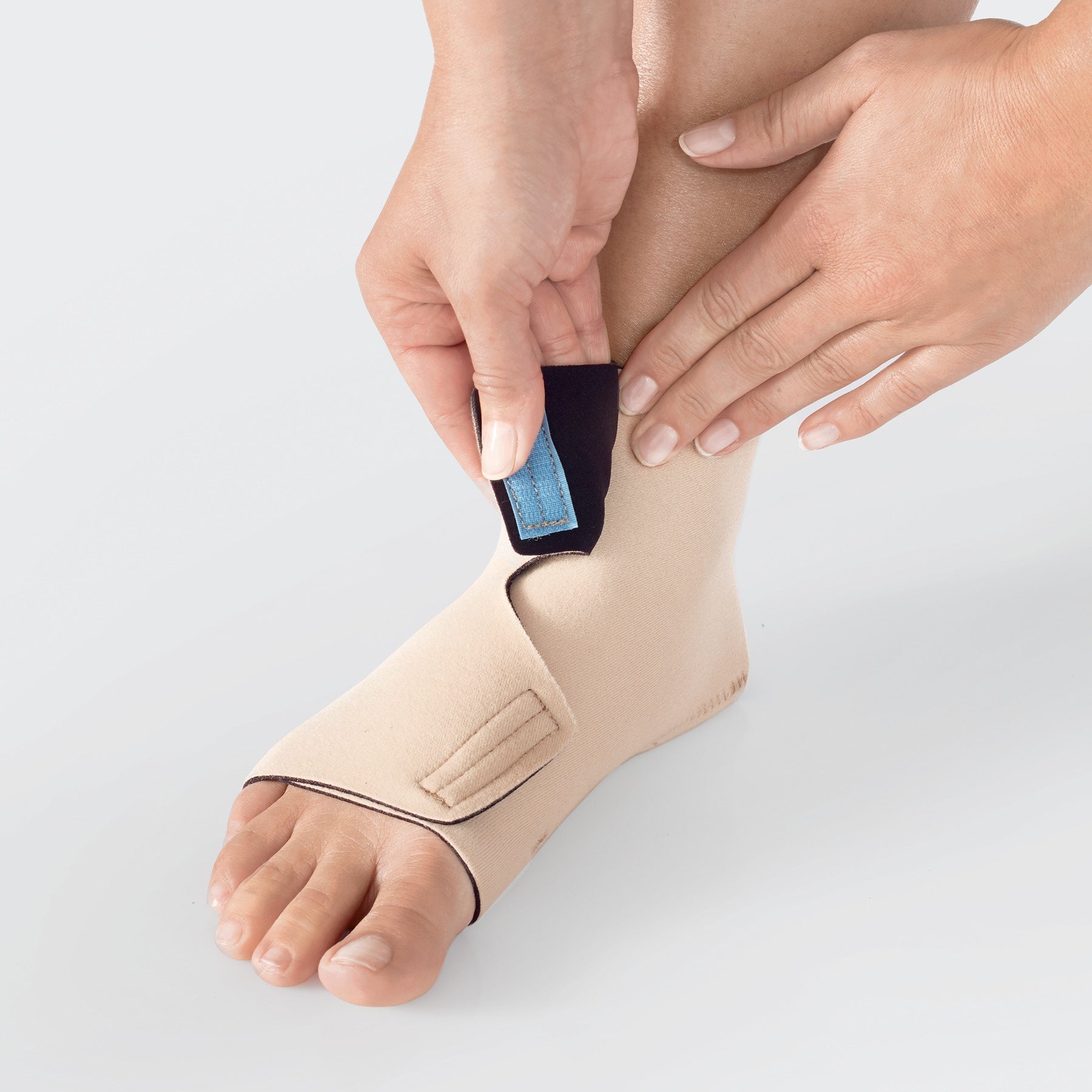 Solaris ReadyWrap® Foot, Closing